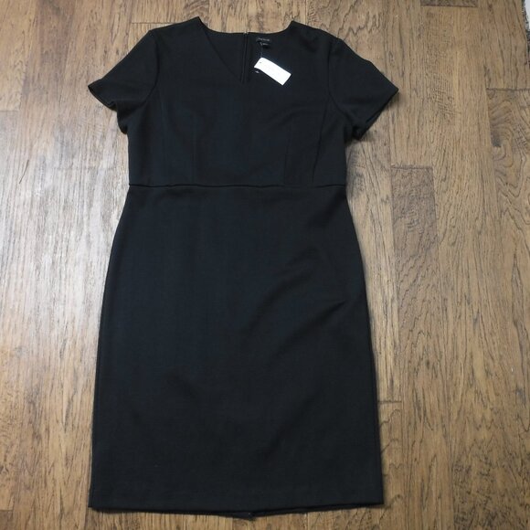Ann Taylor Dresses & Skirts - Ann Taylor Black color V-Neck Short Sleeve Dress